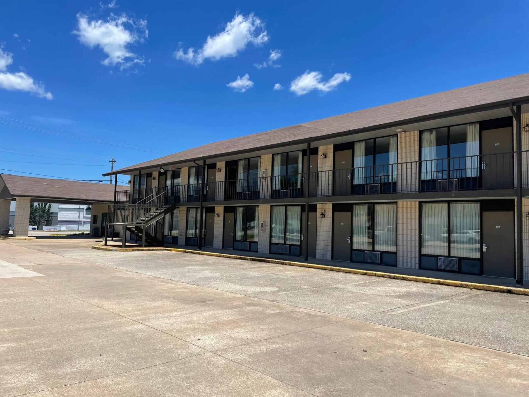 Hotel Ramada By Wyndham Branson Theatre District Exterior foto